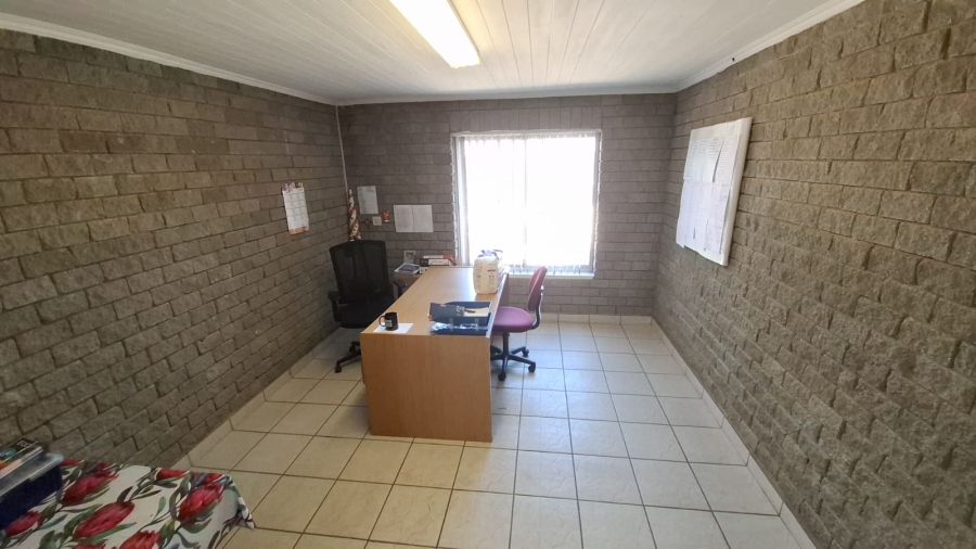 To Let commercial Property for Rent in Brackenfell Central Western Cape